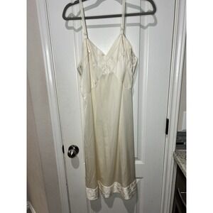 Vintage Velrose Nylon Full Slip Dress Cream Sz 8 Adjustable Straps Lingerie